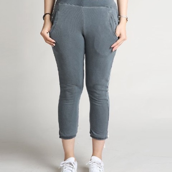 Avocado Charcoal Lace-up Capri Joggers - Picture 3 of 4